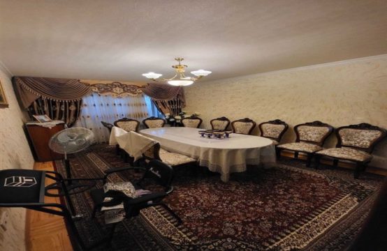 (К113318) Продается 4-х комнатная квартира в Шайхантахурском районе.