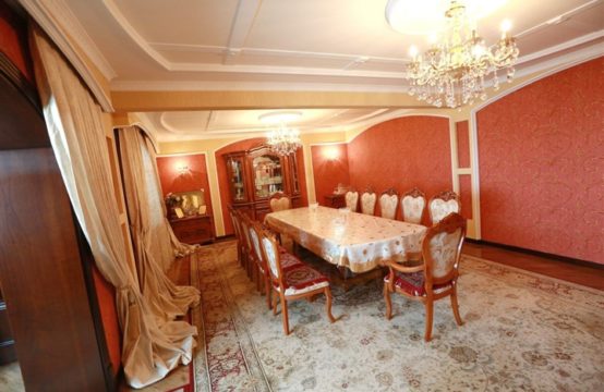 (К116356) Продается 4-х комнатная квартира в Алмазарском районе.