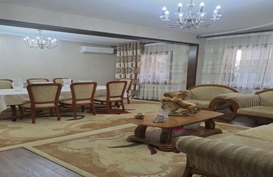 (К119870) Продается 4-х комнатная квартира в Юнусабадском районе.