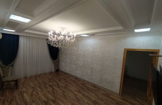 (К121509) Продается 5-ти комнатная квартира в Шайхантахурском районе.