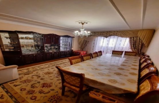 (К121637) Продается 4-х комнатная квартира в Шайхантахурском районе.