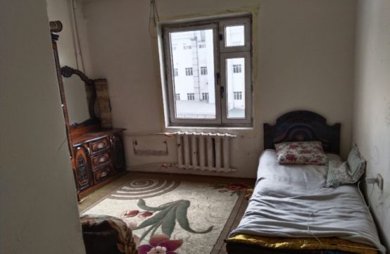 (К120102) Продается 2-х комнатная квартира в Шайхантахурском районе.