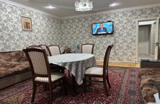 (К122260) Продается 4-х комнатная квартира в Мирзо-Улугбекском районе.