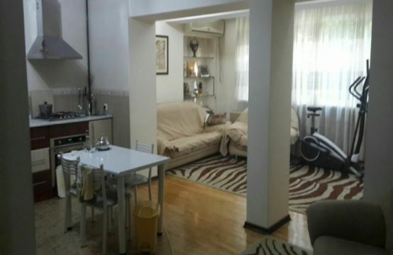 (К122630) Продается 4-х комнатная квартира в Алмазарском районе.