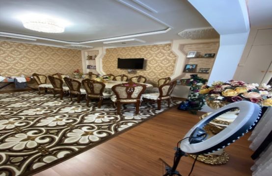 (К122960) Продается 4-х комнатная квартира в Мирабадском районе.